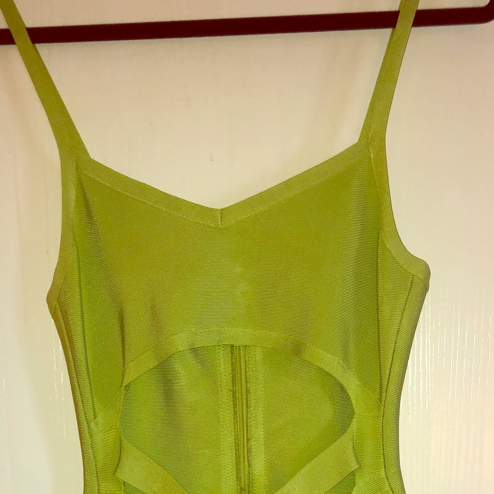 Green body con dress